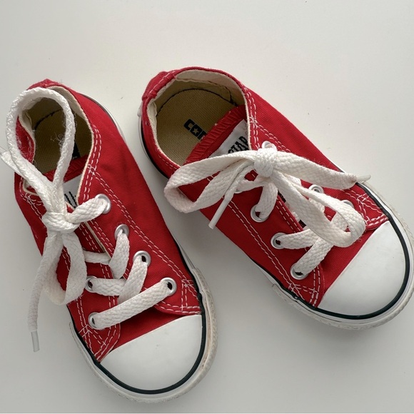 Infants Converse Red Sneakers - Size 7 - Picture 4 of 10